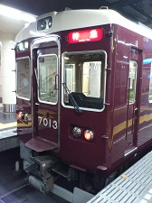 }dS7000nQ